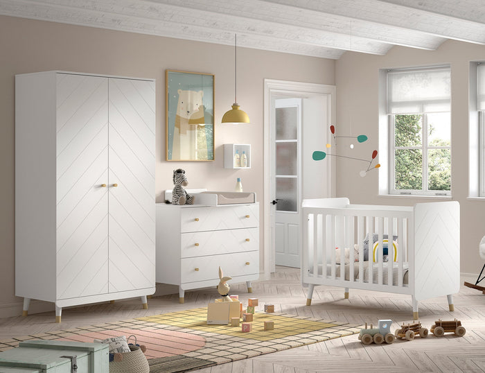 BILLY 4-delige babykamer met babybed, commode, luierplank en 2-deurskleerkast.