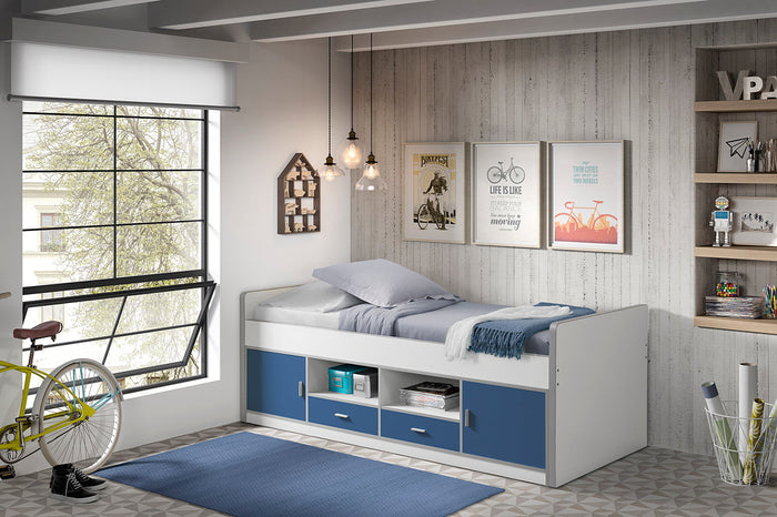 BONNY-combinatie: het blauwe kajuitbed met de bijhorende lattenbodem.