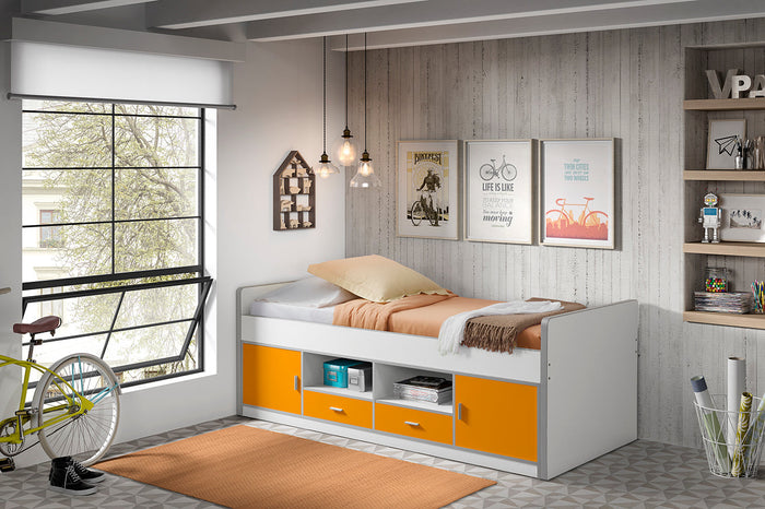 BONNY-combinatie: het oranje kajuitbed met de bijhorende lattenbodem.