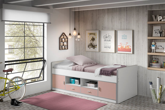 BONNY-combinatie: het licht roze kajuitbed met de bijhorende lattenbodem.