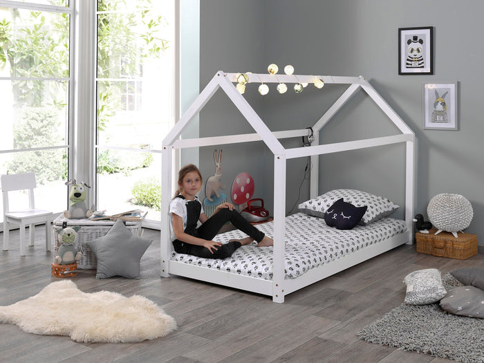 CABANE-combinatie: het witte CABANE-bed (90x200cm) en de bijhorende matras.