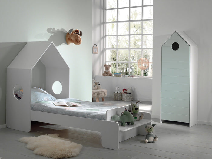 CASAMI combinatie: een bed (90x200) en een kastje met mintgroene deur.