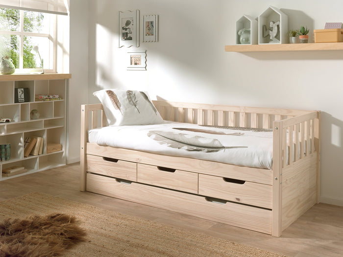 FRITZ combinatie in milky pinebestaat uit een bed (90x200) met3 opberglades en bijhorend rolbed.