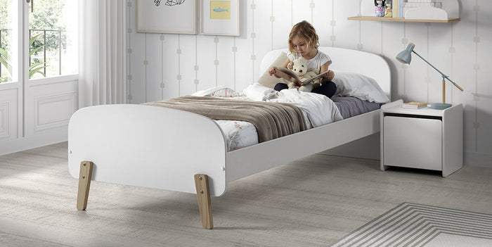 KIDDY combinatie in wit: een bed (90x200) en bijhorend nachtkastje.