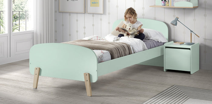 KIDDY combinatie in mintgroen: een bed (90x200) en bijhorend nachtkastje.