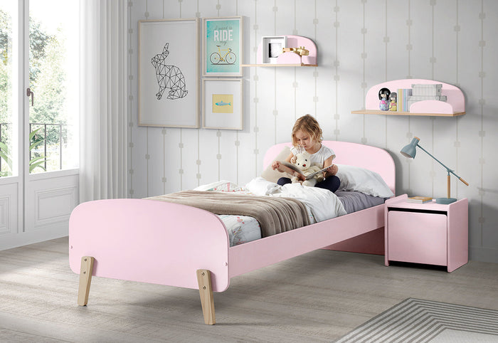KIDDY combinatie in roze: een bed (90x200) met nachtkastje en 2 hangplankjes (45 en 65 cm).