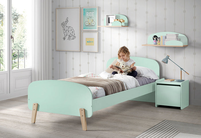KIDDY combinatie in mintgroen: een bed (90x200) met nachtkastje en 2 hangplankjes (45 en 65 cm).