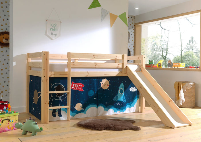 PINO-combinatie: een natuur PINO hoogslaper met glijbaan en een speelgordijn Space shuttle