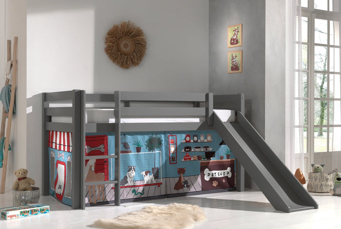PINO-combinatie: een grijze PINO hoogslaper met glijbaan en een speelgordijn pet shop
