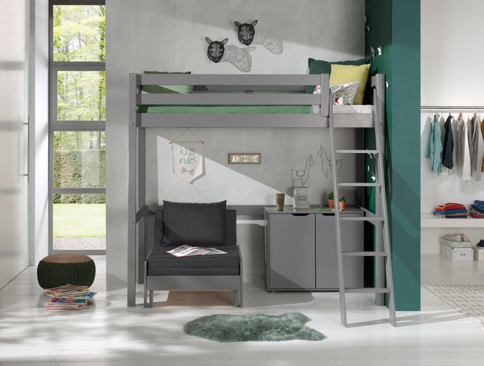PINO-combinatie: een grijze PINO mezzanine (90x200cm), een PINO kommode met 2 deuren en een PINO zetelbed