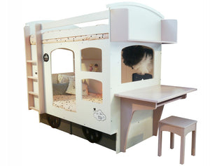 Bed wagon met boekenrek en bureau